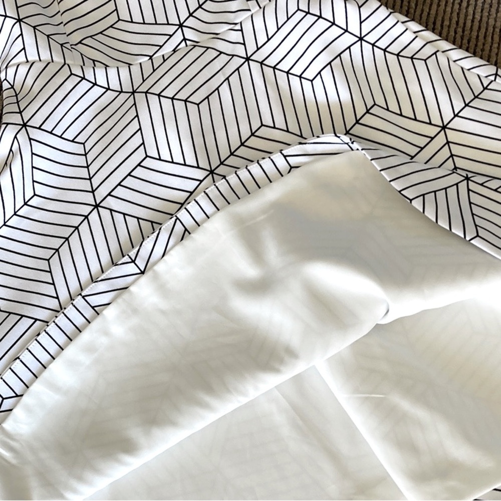 KEEPSAKE fit & flare white Dress black geometric print - Picture 6 of 7